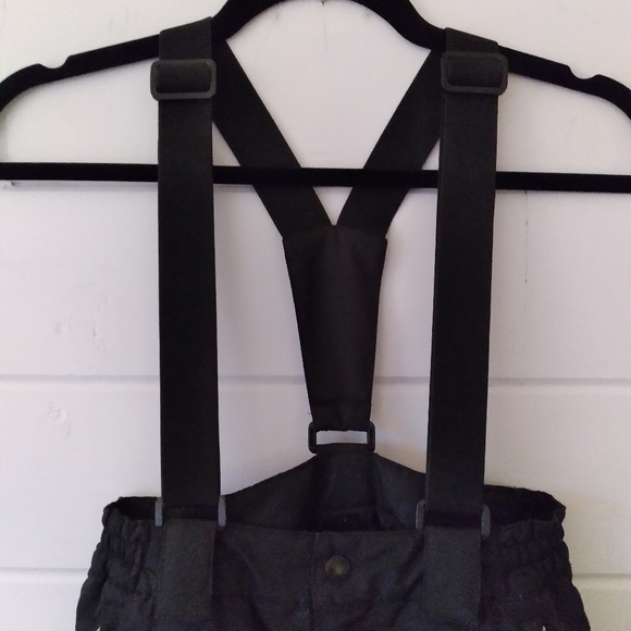 Etirel youth boys snowpants in black with removable straps & waist snap and zip - Picture 2 of 9